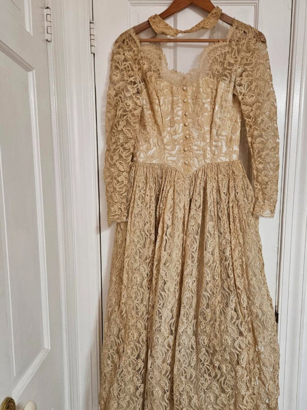 Vintage 1900s Lace Long Wedding Dress Long Sleeve Cream Button Back (READ)